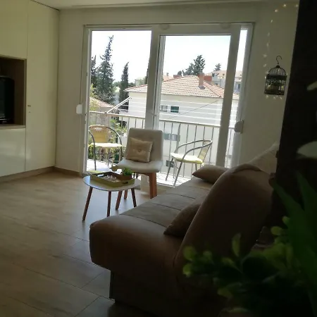 Amber Apartment *